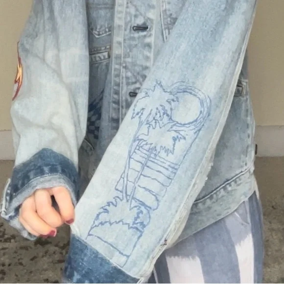 Hollister Light Medium Blue Denim Jacket Relaxed Fit Embroidered Customized Cute - Picture 3 of 10